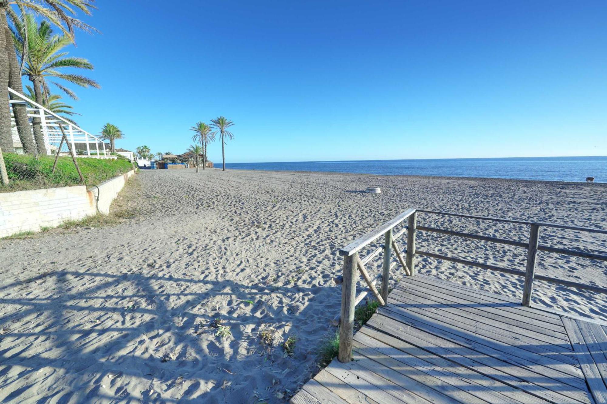 1104 First Line Beach Apartment Golden Beach Pool Marbella Dış mekan fotoğraf